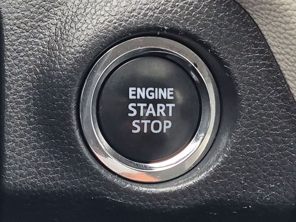 Used 2023  Toyota XLE Premium image 17