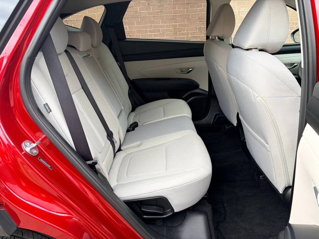 Used 2025 Ultimate Red Hyundai SEL image 12