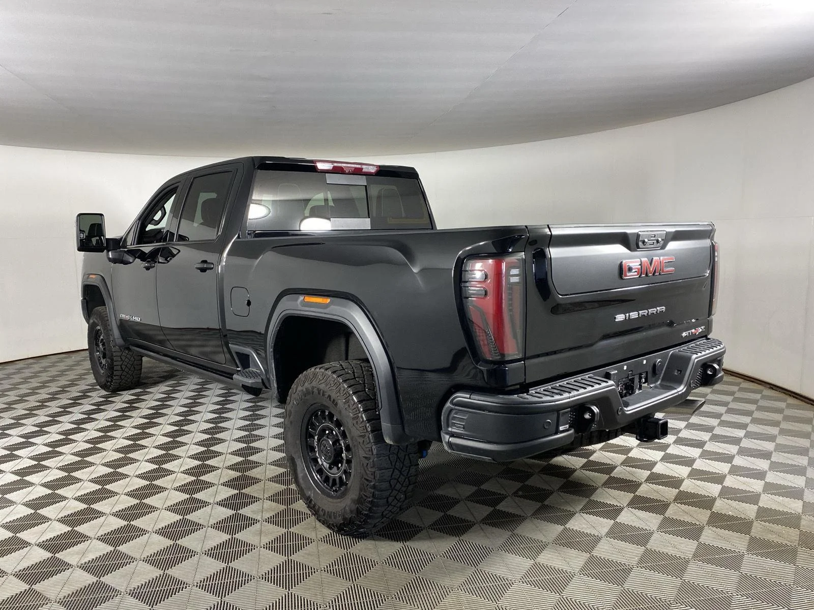 Used 2025 Onyx Black GMC AT4X image 5
