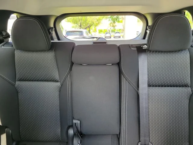 Used 2026 Silver Mitsubishi ES image 29