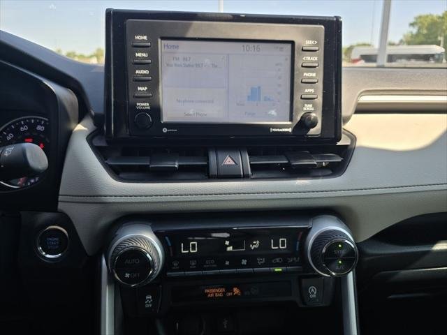 Certified Used 2020 SILVER SKY METALLIC Toyota  image 25