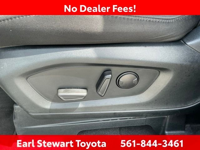 Used 2022 Gray Ford XLT image 32