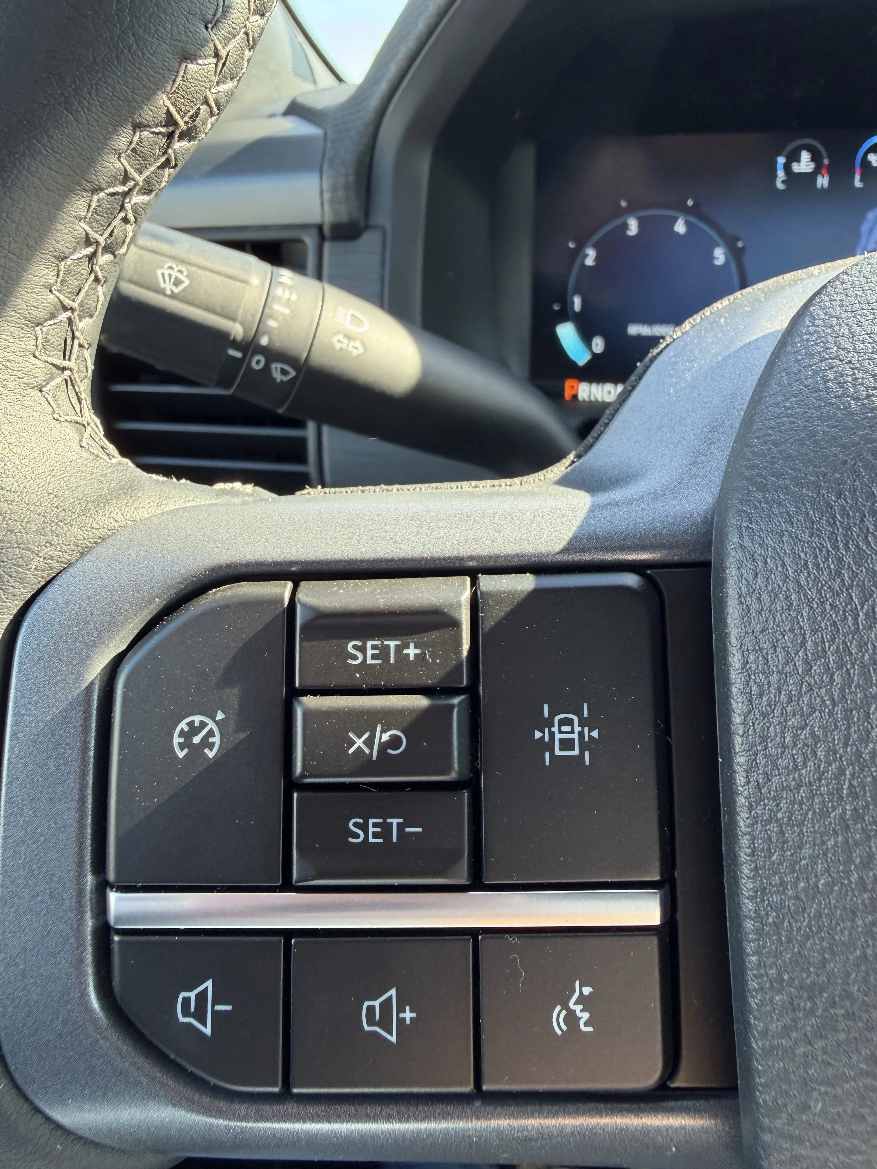 New 2026 Agate Black Metallic Ford XLT image 15