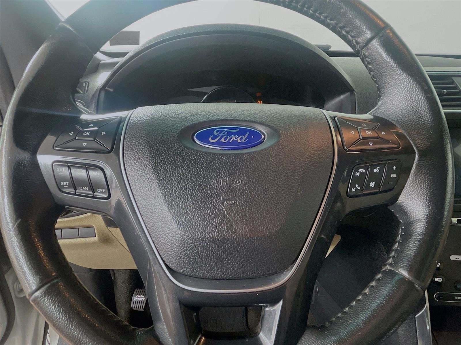 Used 2017 White Platinum Metallic Tri-Coat Ford Limited image 15