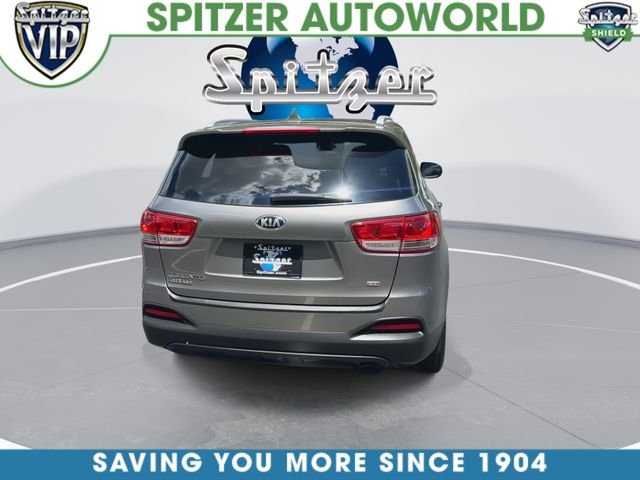 Used 2018 Silver Kia LX image 9