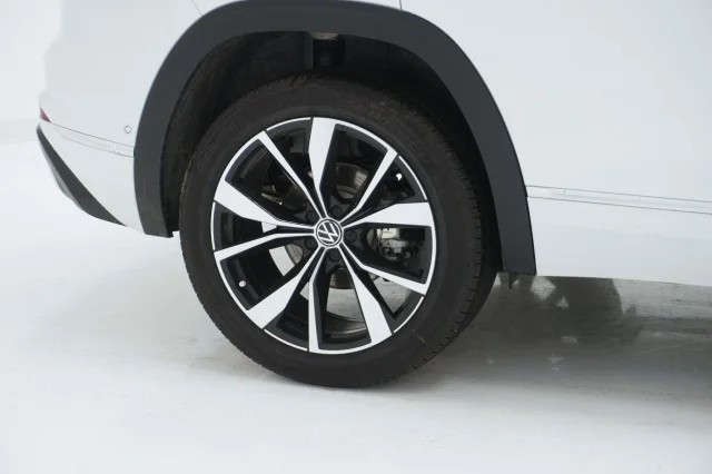2026 Volkswagen Atlas Cross Sport SEL Premium R-LINE - Photo 6