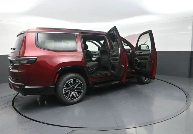 New 2026 Velvet Red Pearl-Coat Exterior Paint Jeep  image 37