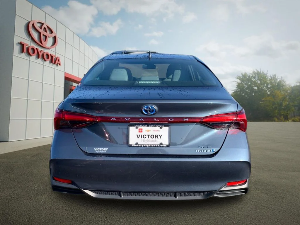 Used 2021 Gray Toyota XLE Plus image 4