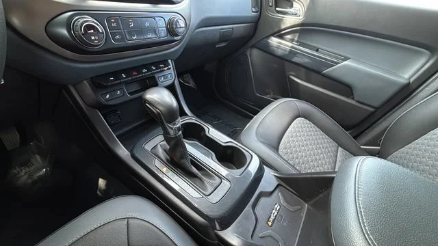 Used 2022 BLACK Chevrolet 4WD Z71 image 14