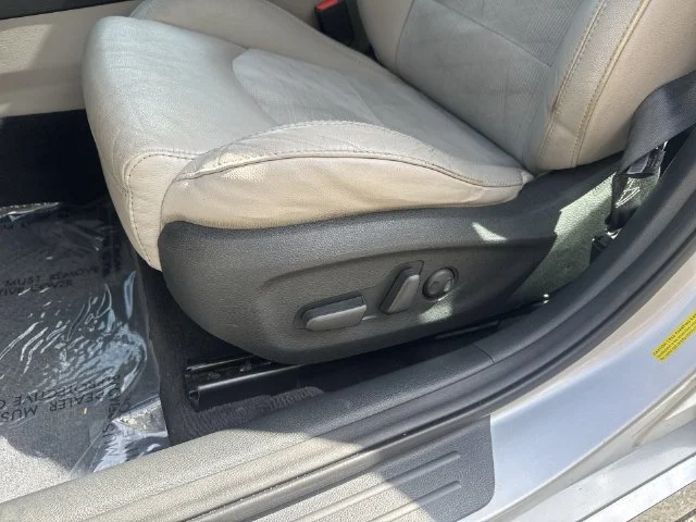 Used 2016 Silver Hyundai Sport image 28