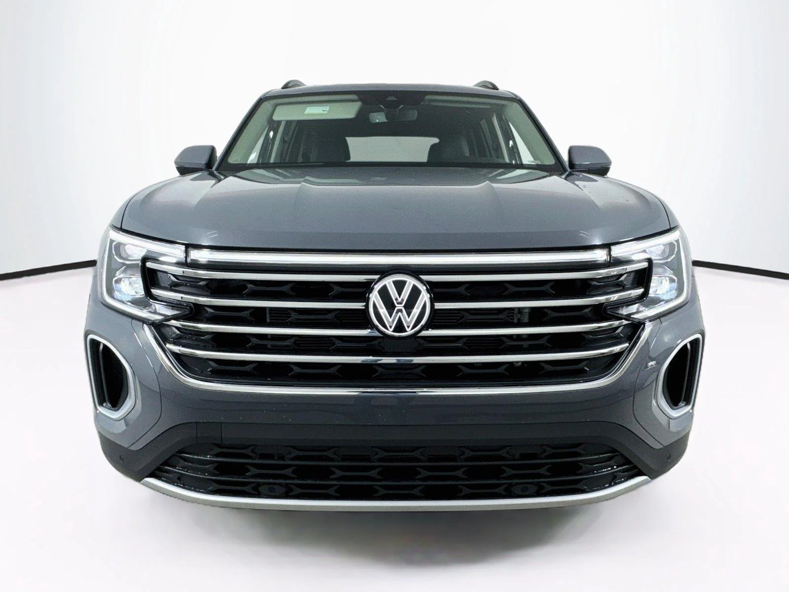New 2026 Pure Gray Volkswagen 2.0T SE w/Technology image 4