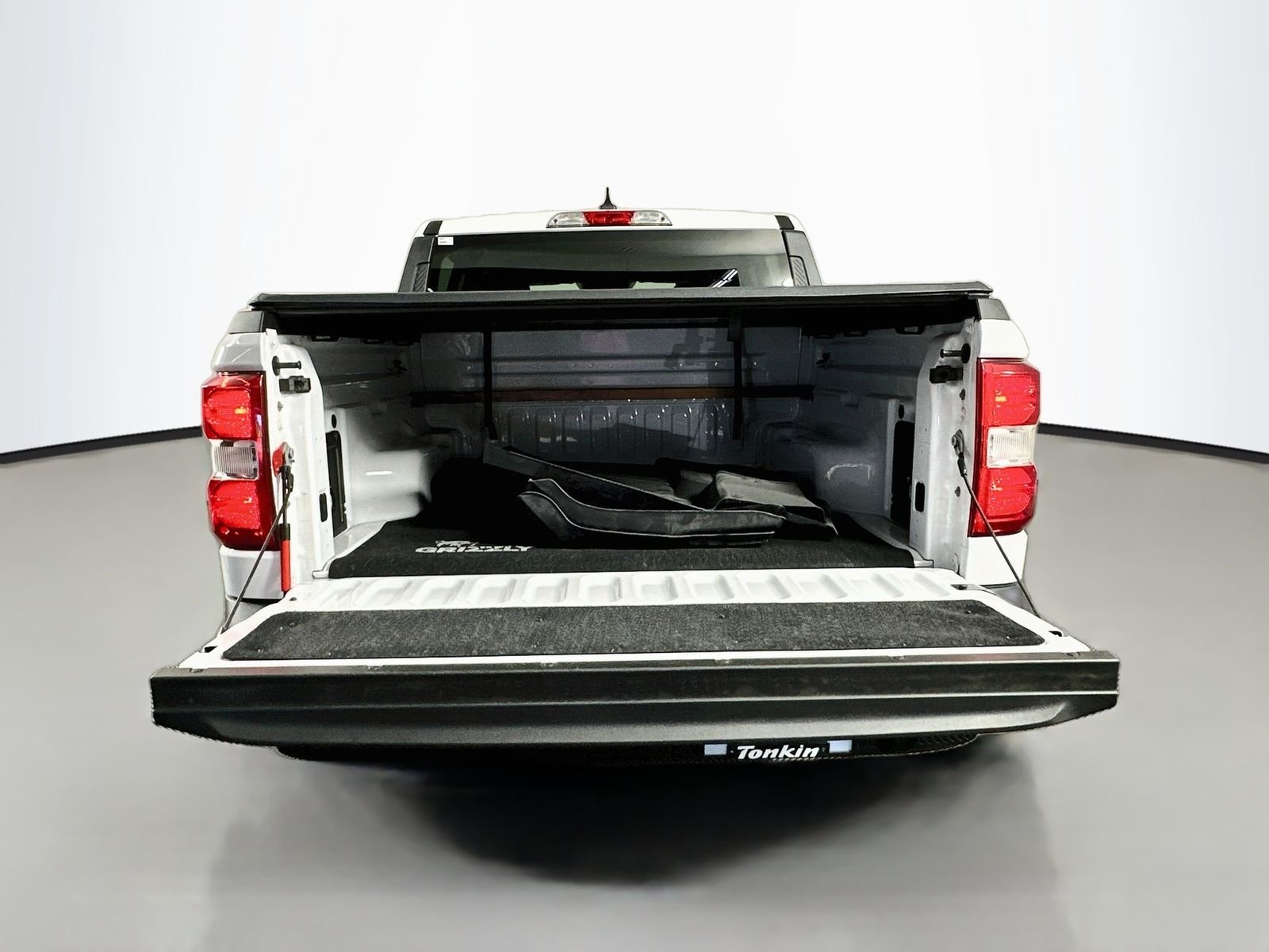 Used 2023 Oxford White Ford XL image 23