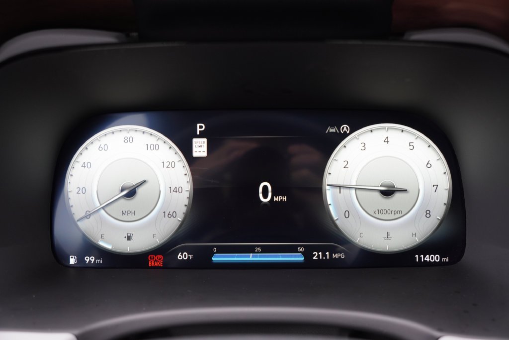 Used 2025 White Hyundai SEL Premium image 39