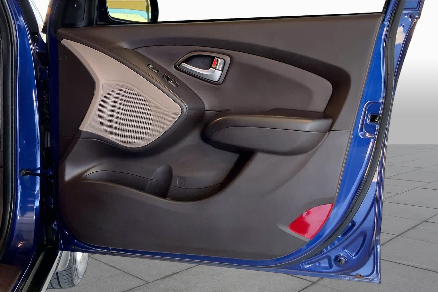 Used 2011 Iris Blue Hyundai GLS image 22