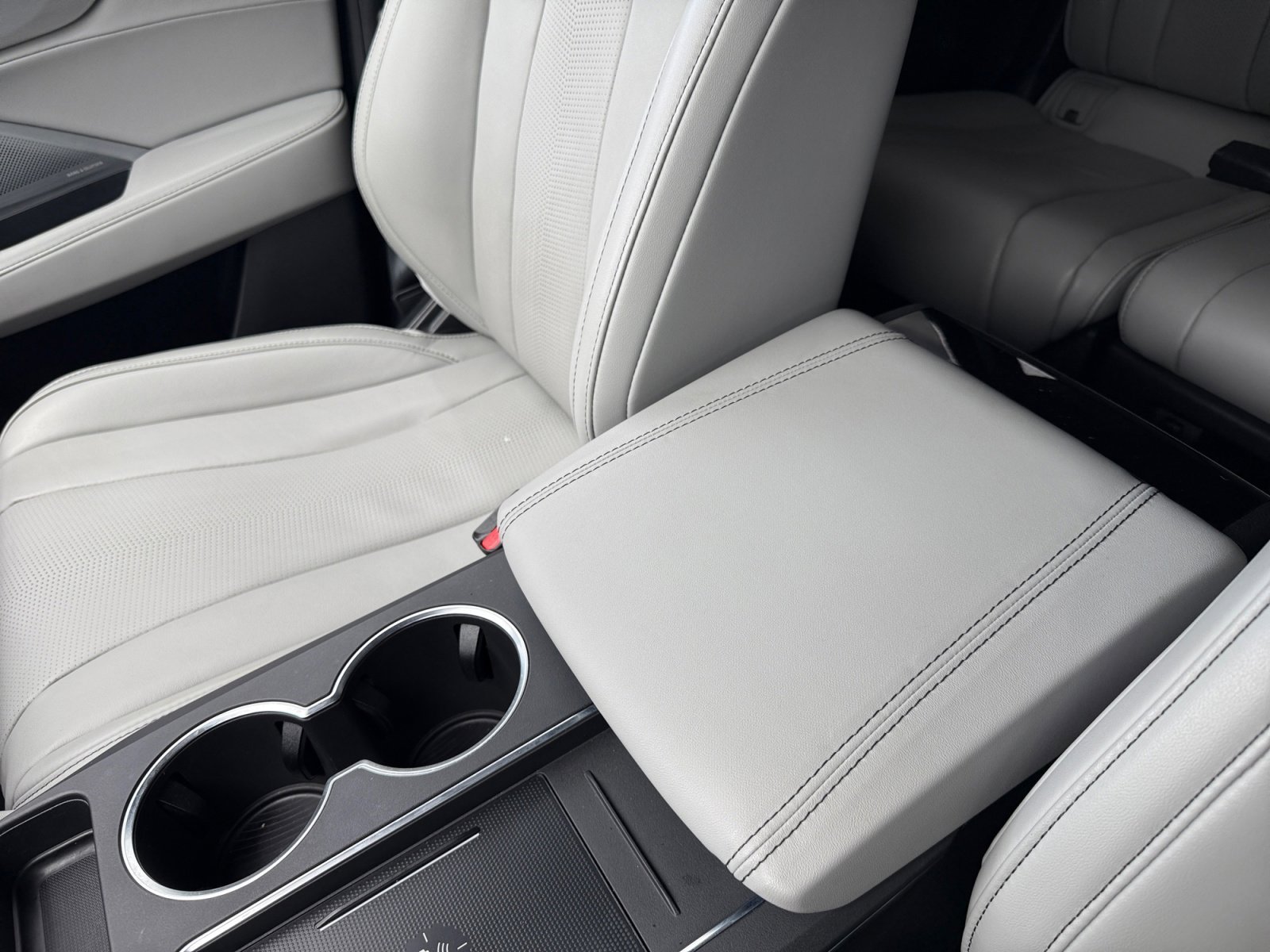 Used 2025  Acura Technology Package image 14