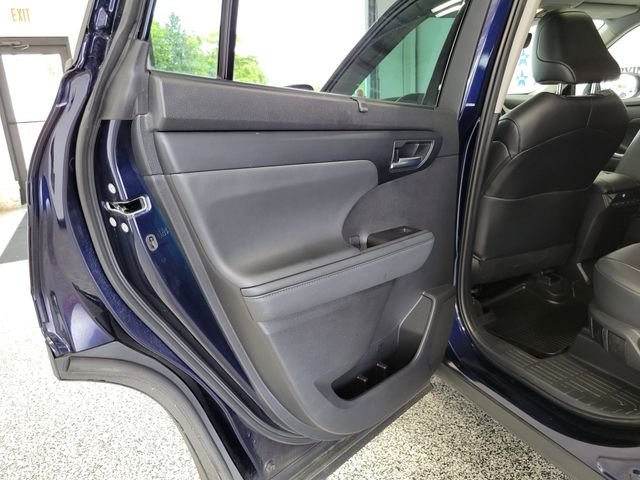 Certified Used 2022  Toyota XLE image 21