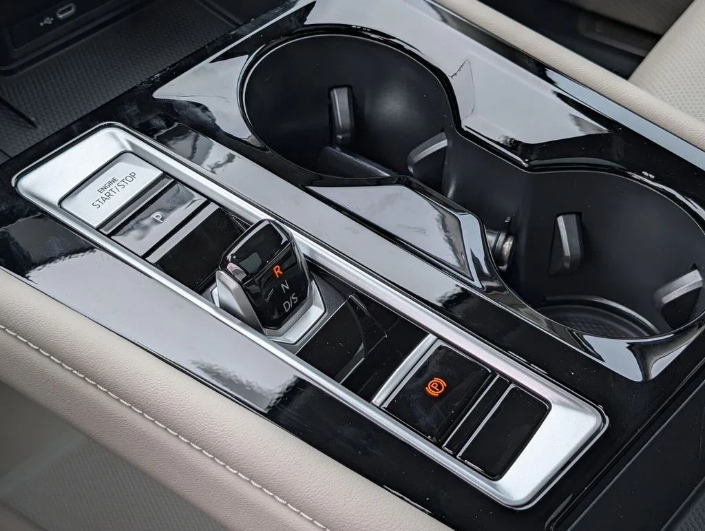 New 2026 Black Volkswagen 2.0T SE w/Technology image 25