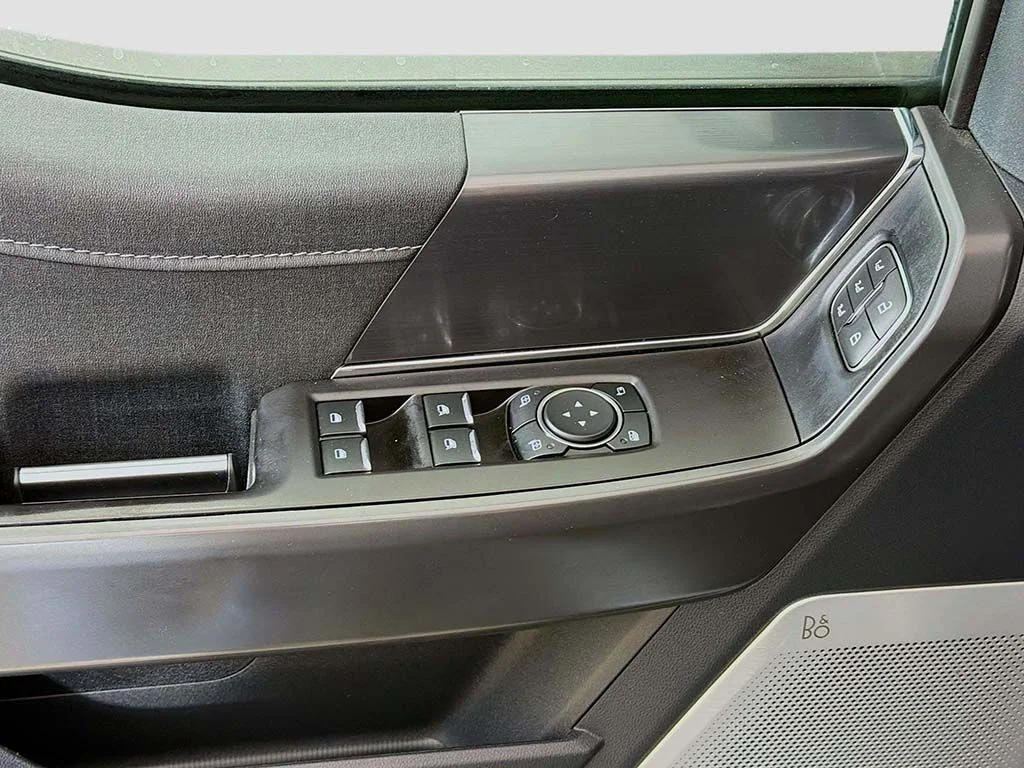 Used 2024 Carbonized Gray Metallic Ford Lariat image 31