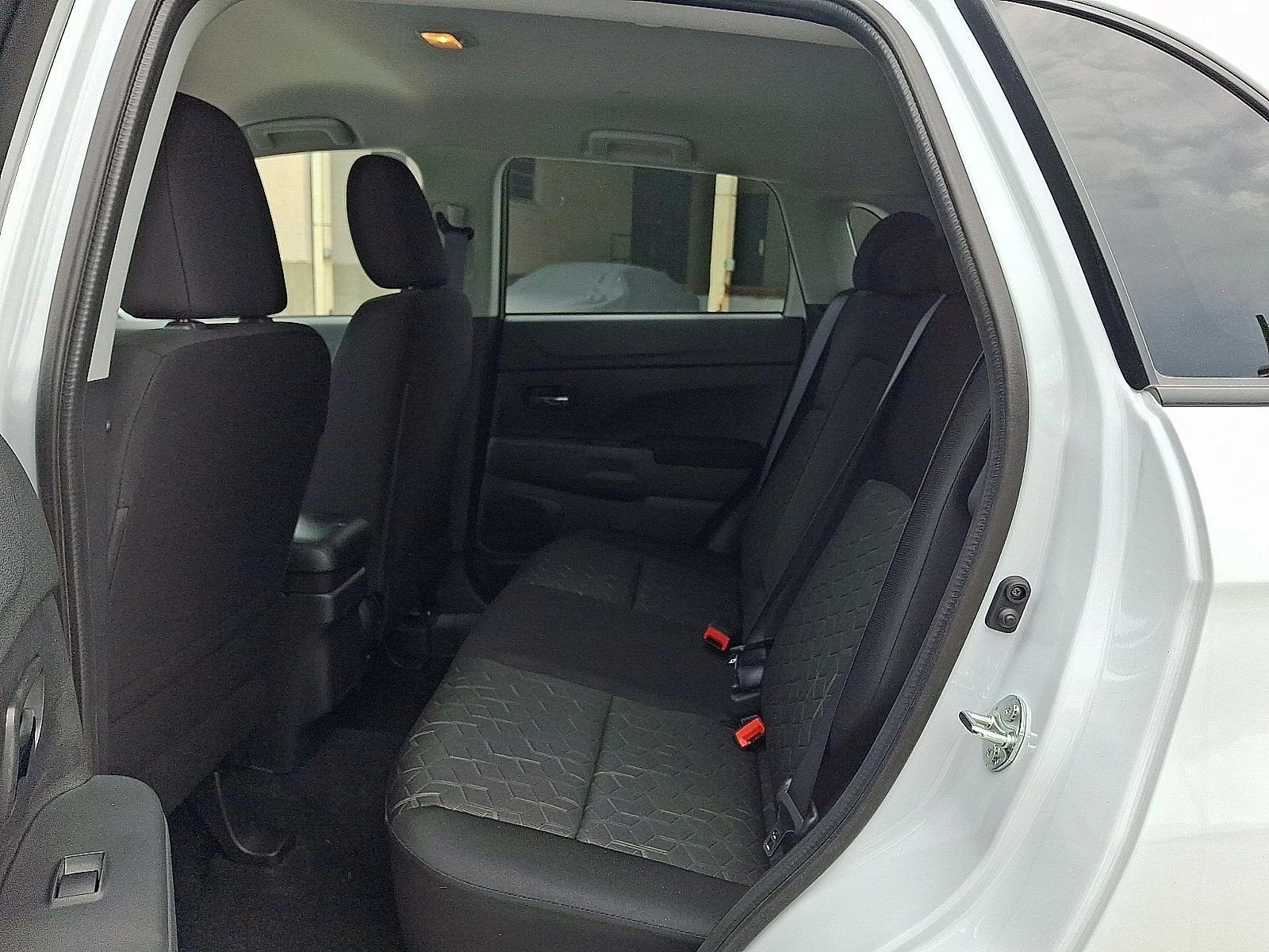 New 2026 White Mitsubishi 2.0 ES image 11