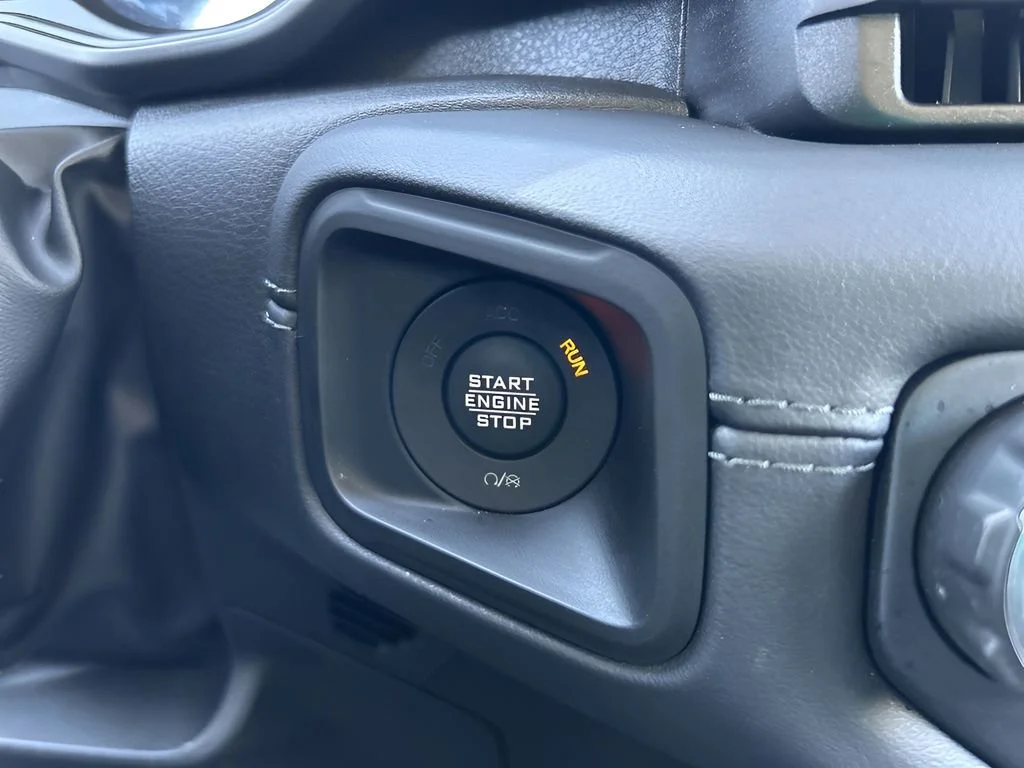 Used 2025 White Jeep Sahara image 22