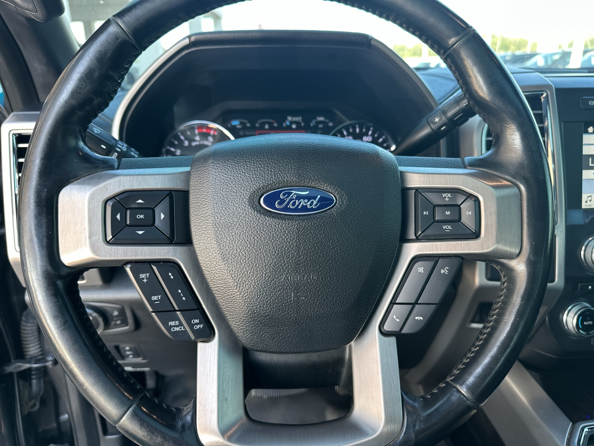 Used 2017 Magnetic Metallic Ford Platinum image 20