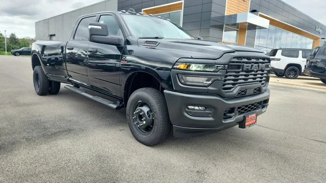 New 2027 Diamond Black Crystal Pearl-Coat Exterior Paint RAM Tradesman video 1