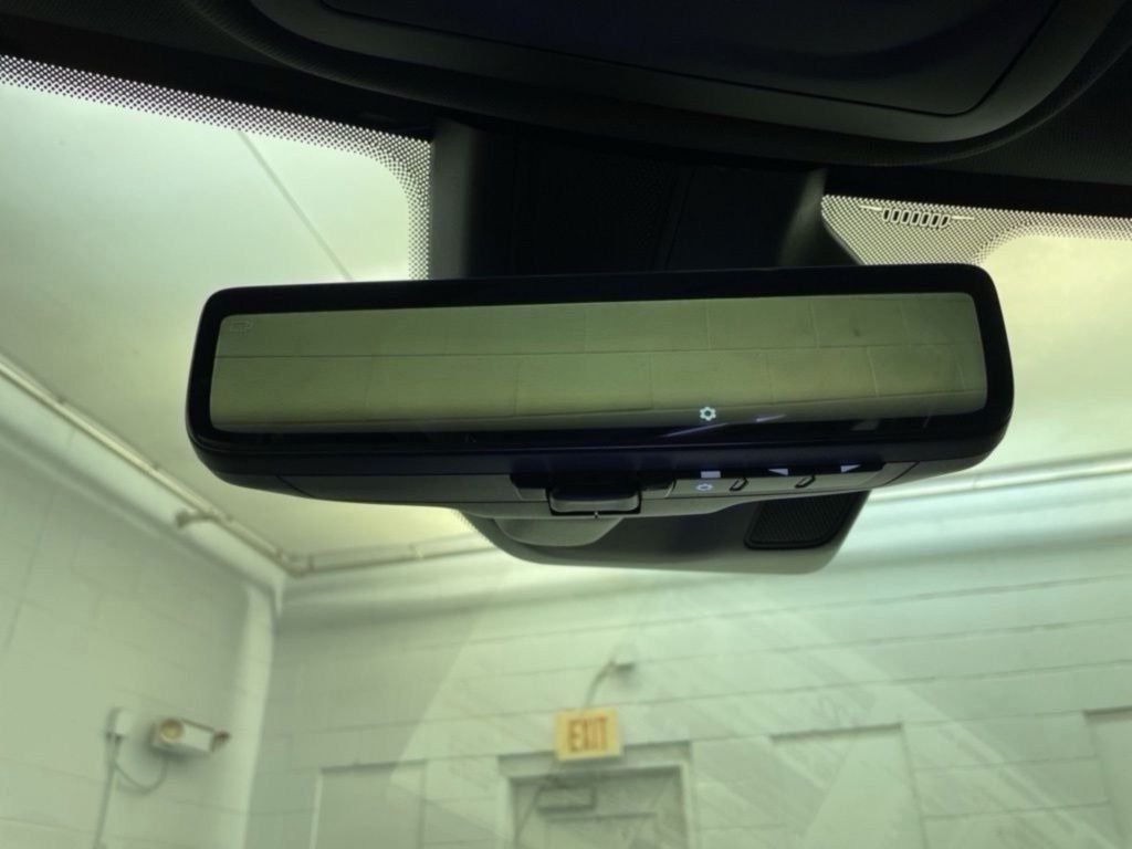 New 2025 Bright White Clear-Coat Exterior Paint Jeep Limited image 15