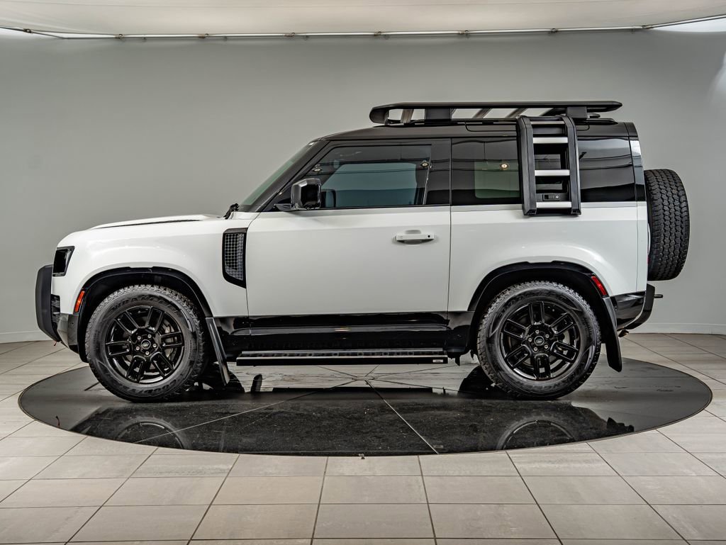 Used 2023 Fuji White Land Rover X-Dynamic SE image 8