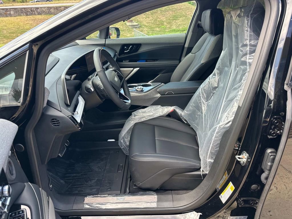 2025 Cadillac OPTIQ Sport 1 - Photo 8
