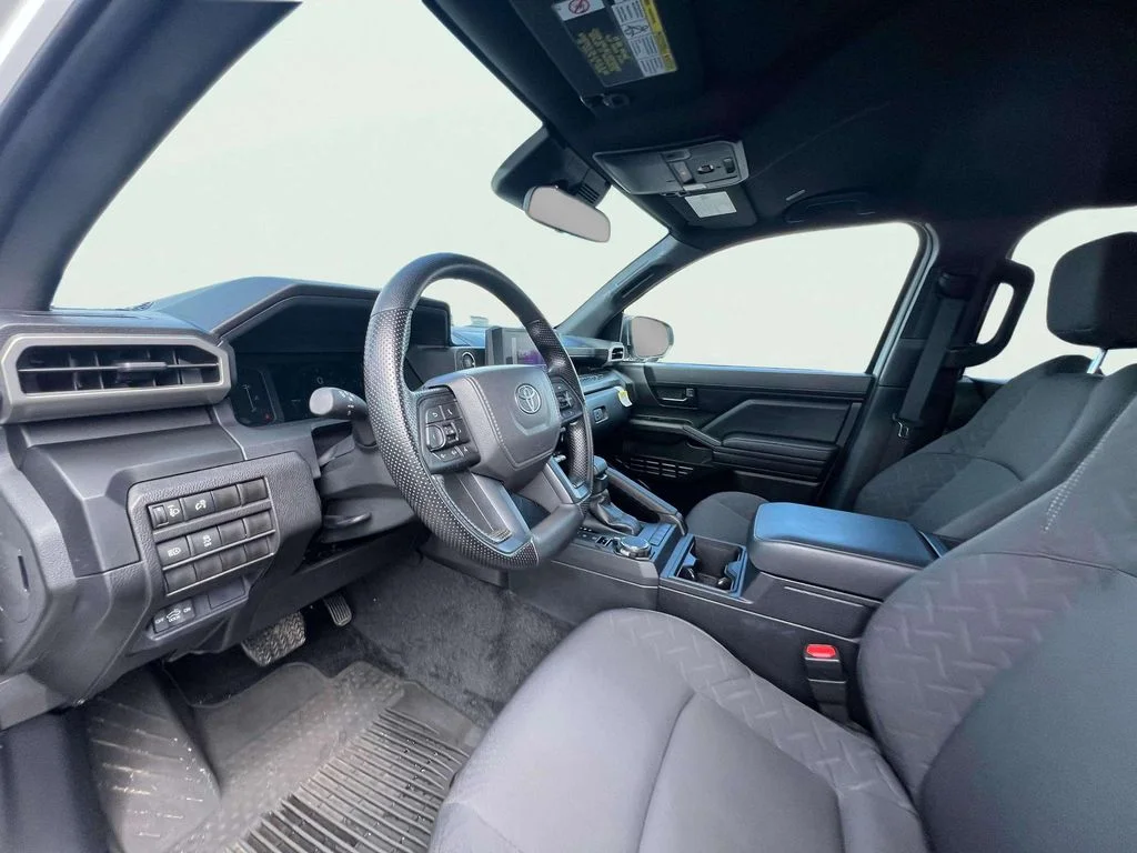 2025 Toyota Tacoma SR - Photo 8