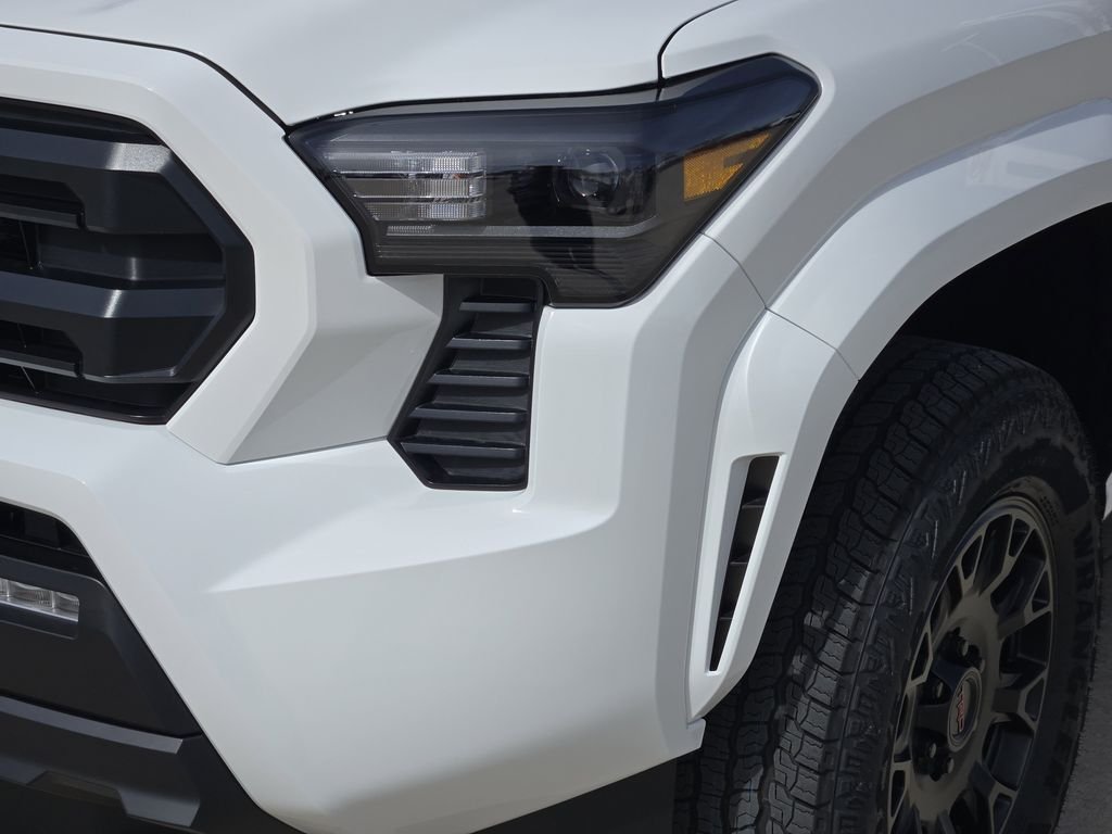 2026 Toyota Tacoma SR5 - Photo 6