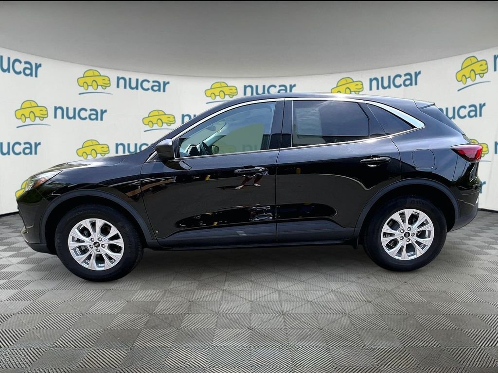 Used 2023 Black Ford Active image 4