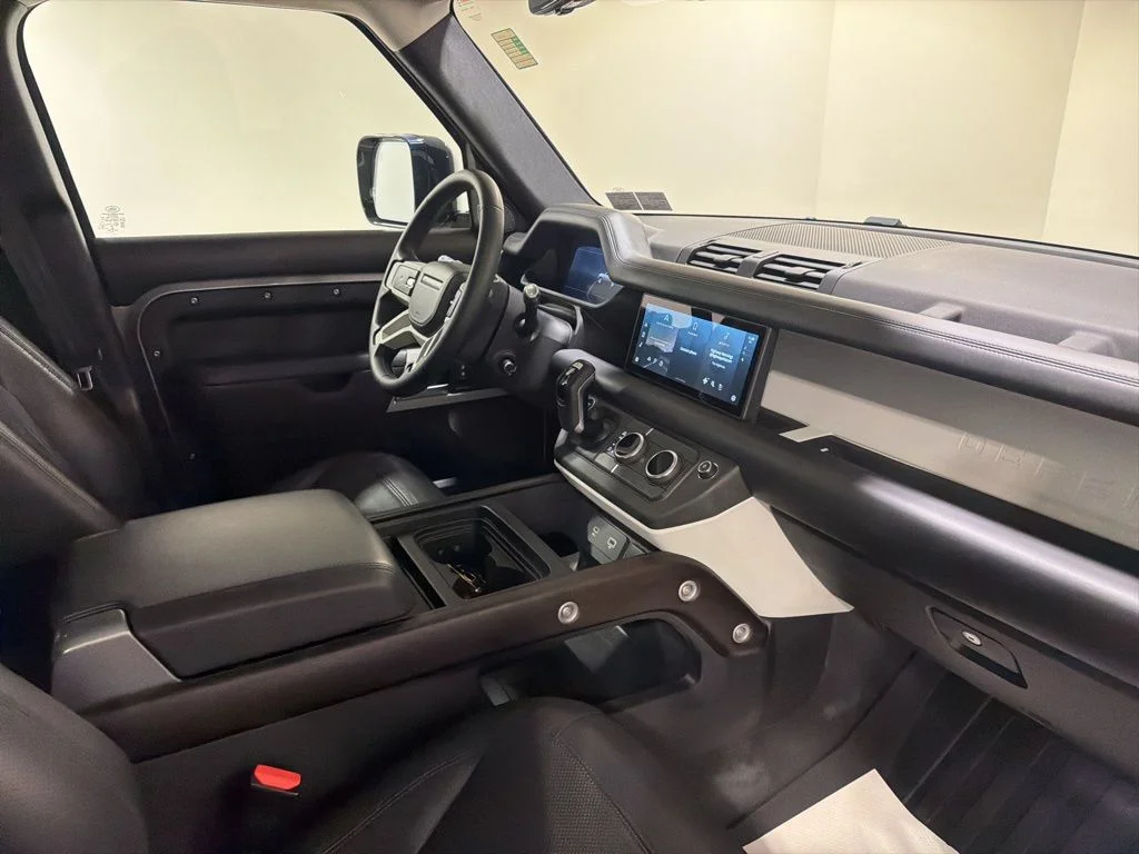 Used 2020 Eiger Gray Metallic Land Rover HSE image 24