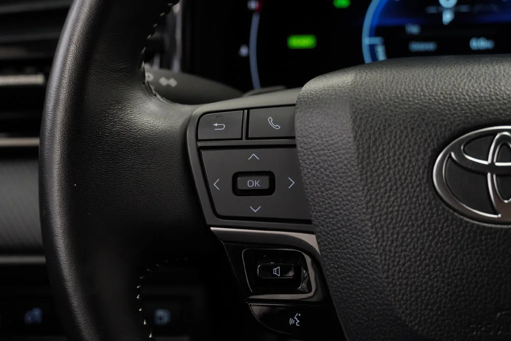 Used 2025 White Toyota SE image 35