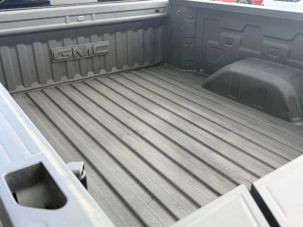 Used 2022 Black GMC Elevation image 9