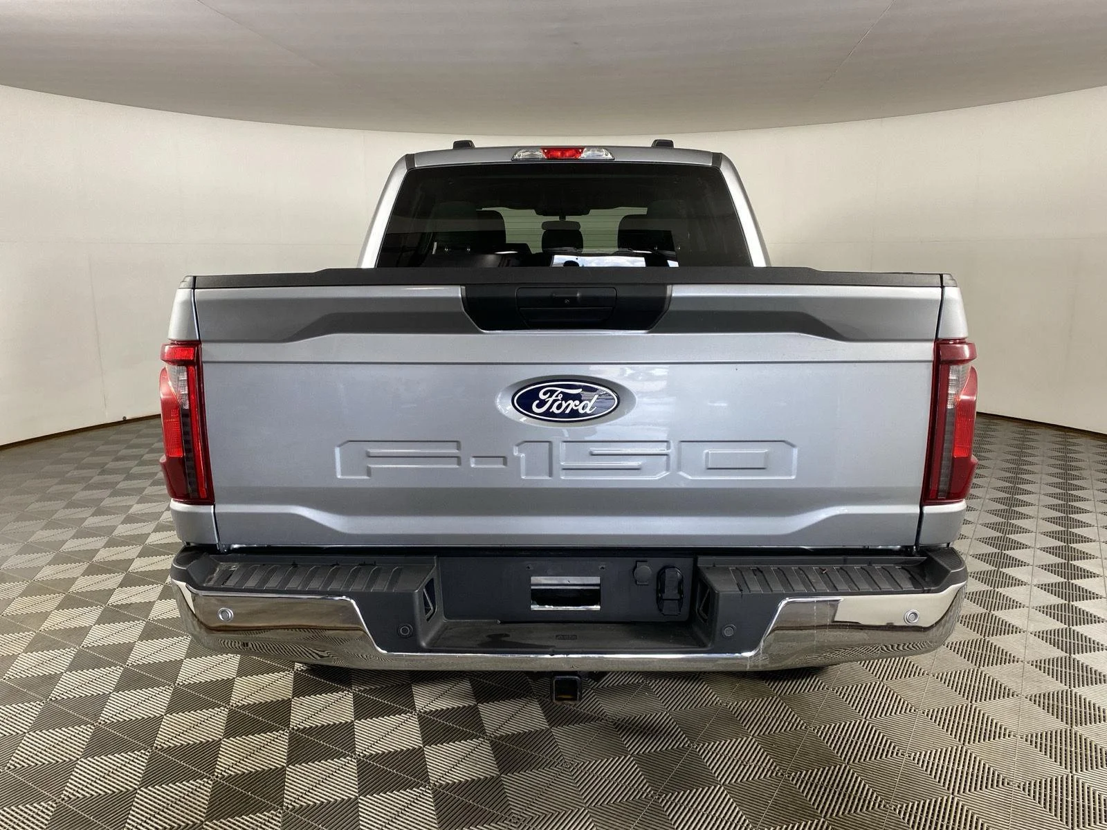 Used 2025 Iconic Silver Ford XLT image 6