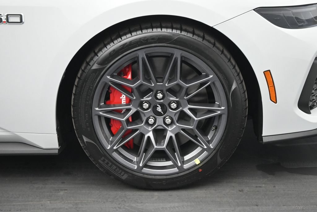 New 2026 Avalanche Gray Ford GT Premium image 21