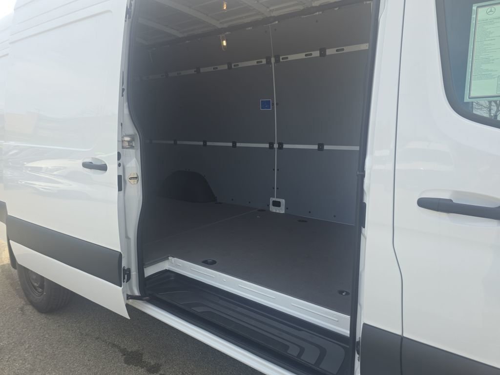 New 2026 Arctic White Mercedes-Benz Cargo 170 WB image 23