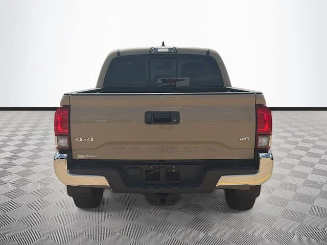 Used 2019  Toyota SR5 image 6