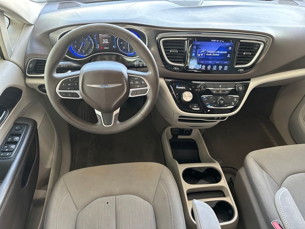 Used 2017 White Chrysler Touring image 16