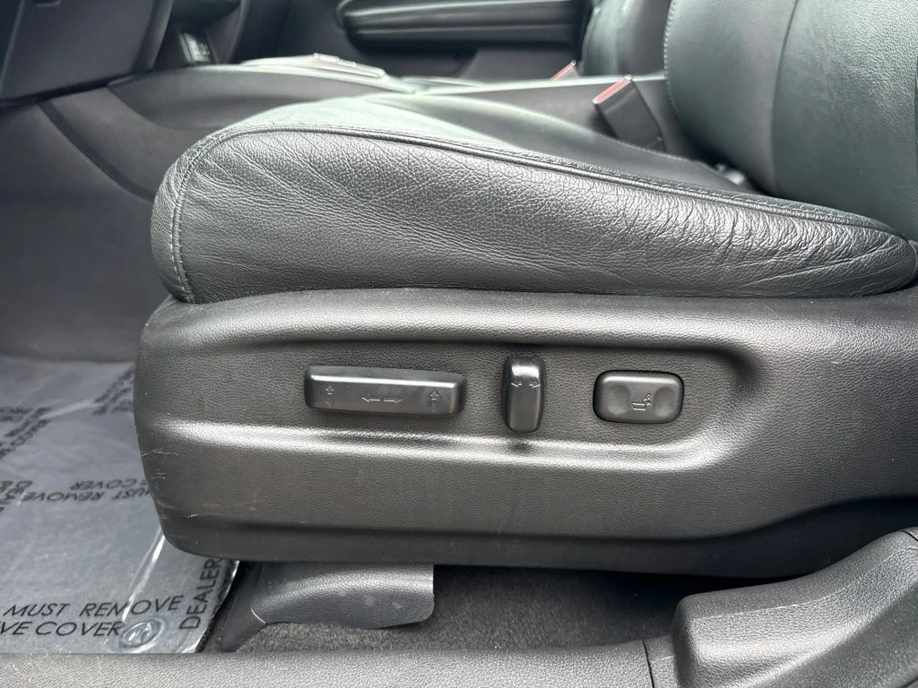 Used 2021 Black Honda EX-L image 16