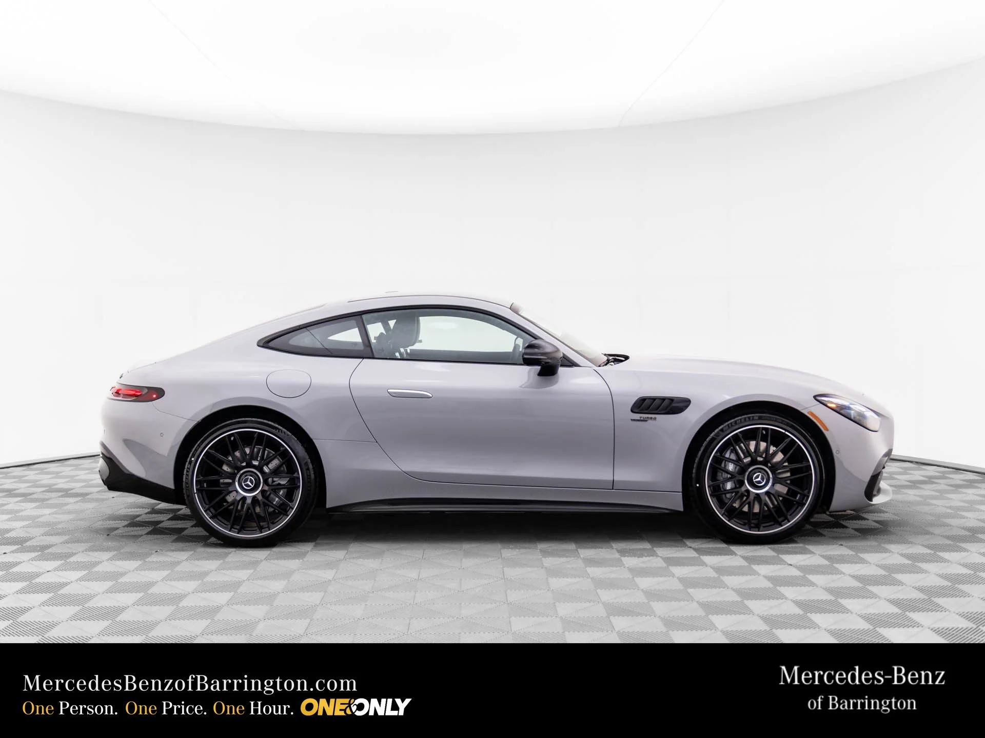 2025 Mercedes-Benz AMG GT Coupe 43 - Photo 7