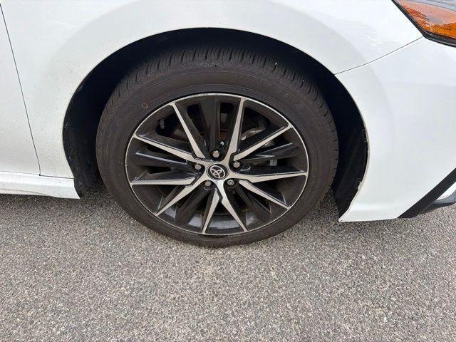 Certified Used 2024 Ice Toyota SE image 12