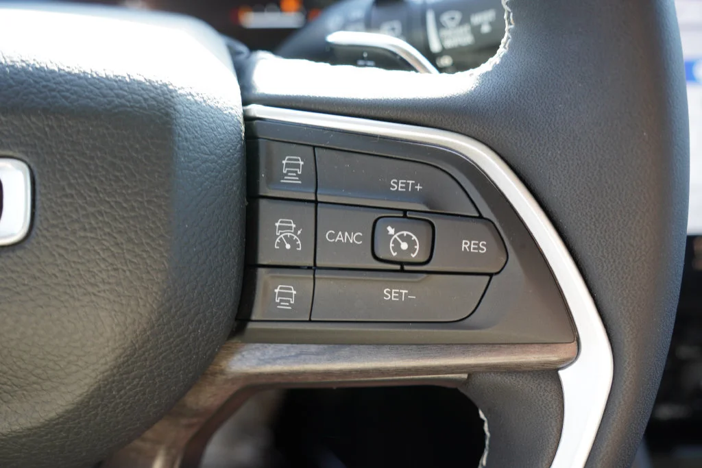 Certified Used 2023 Gray Jeep Limited image 33