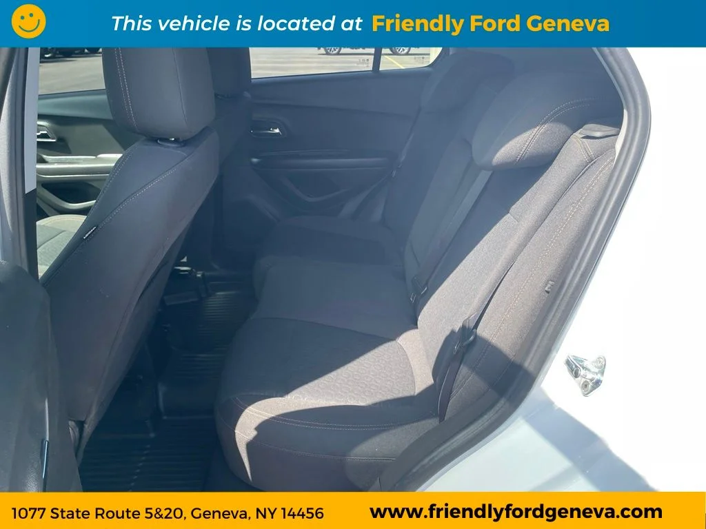Used 2022 White Chevrolet LS image 26