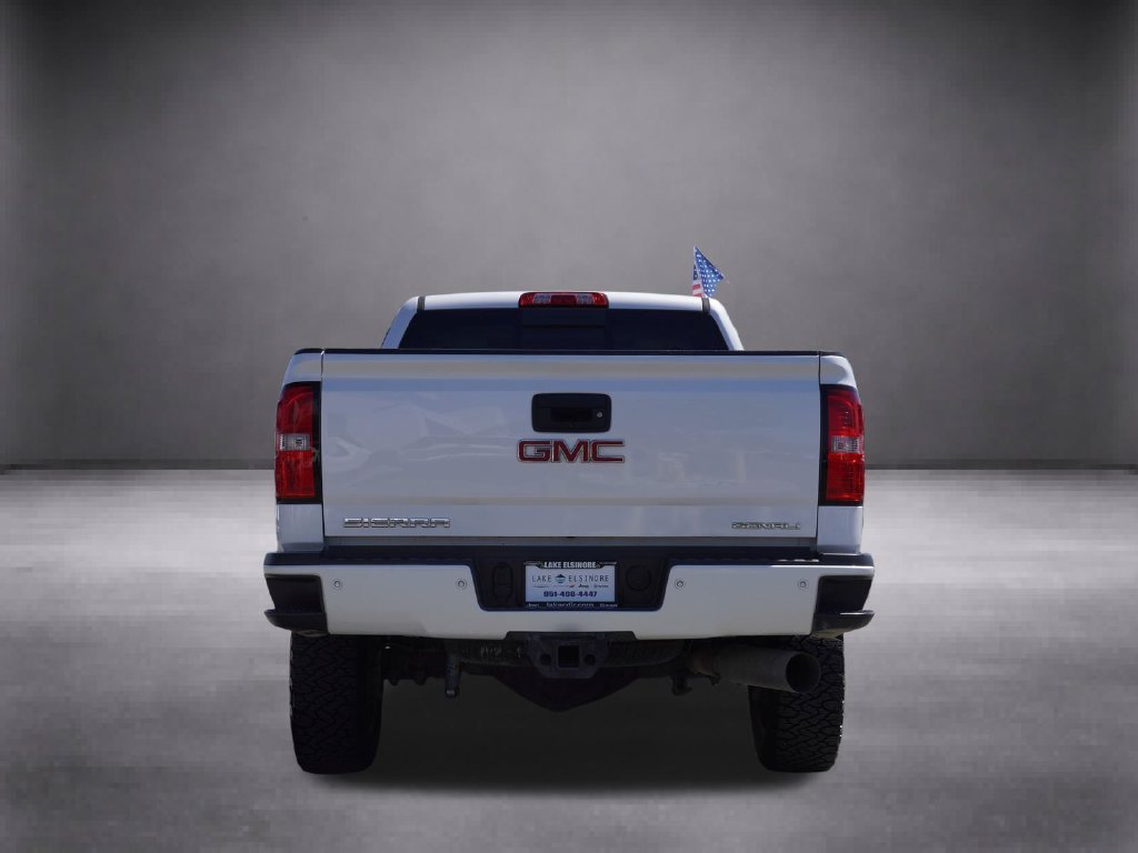Used 2018 White GMC Denali image 5