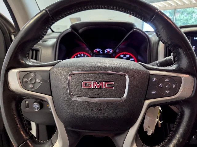 Used 2016 SUMMIT WHITE GMC 4WD SLT image 24
