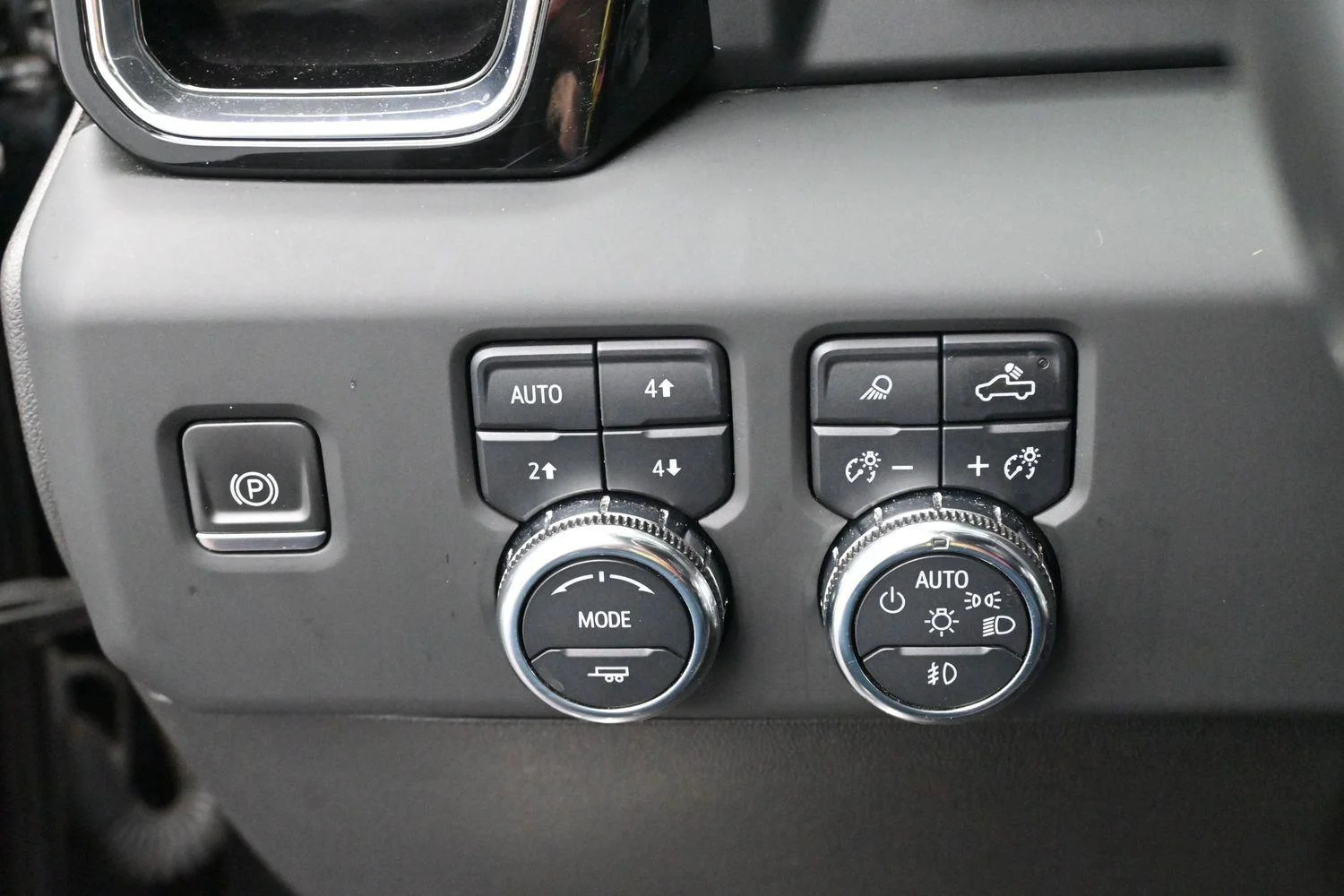 Used 2024 Onyx Black GMC Denali image 20