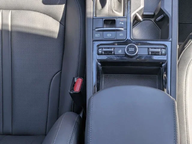 Used 2025 Runway Red Kia EX image 18