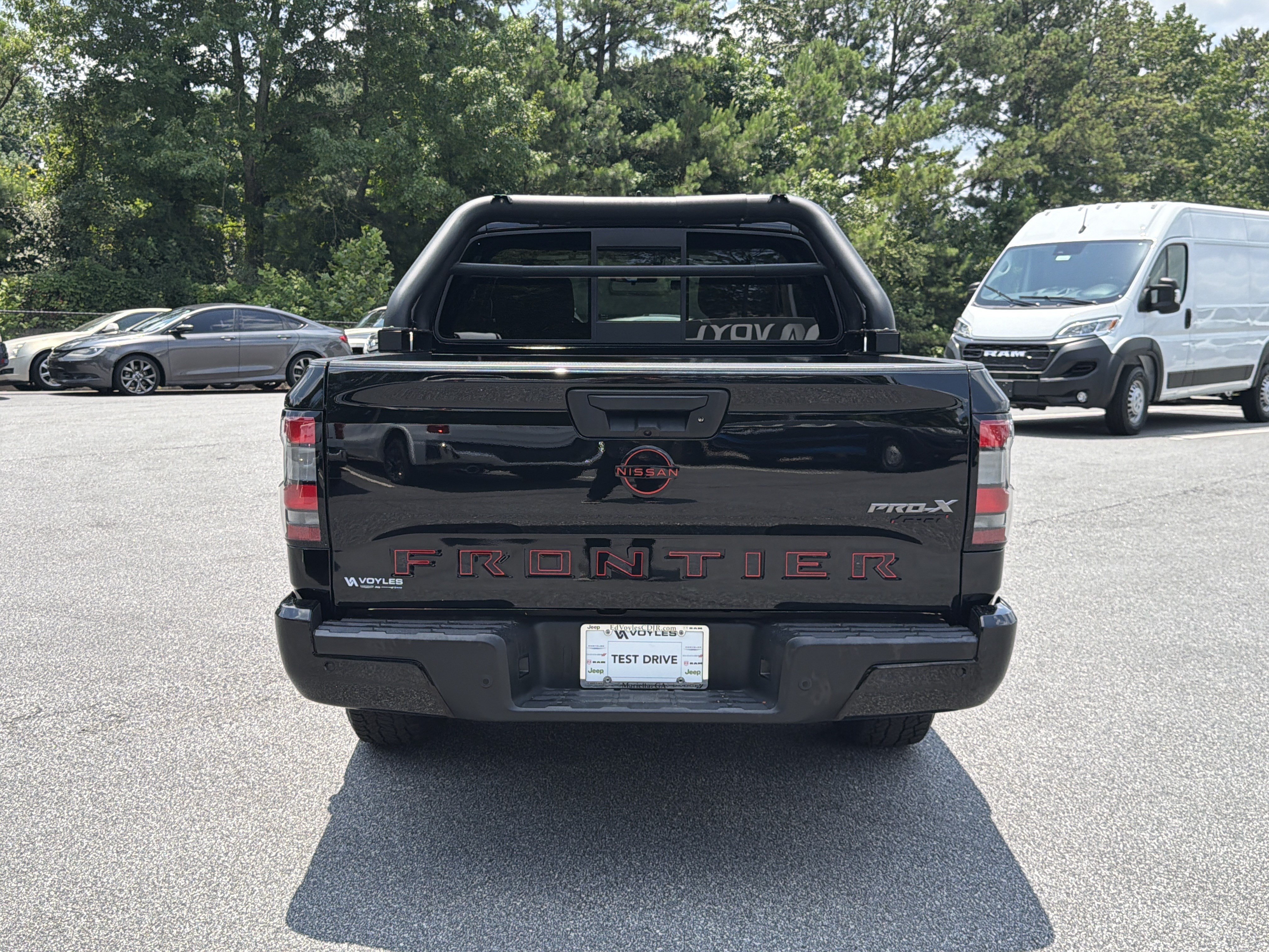 Used 2022 Super Black Nissan PRO-X image 7